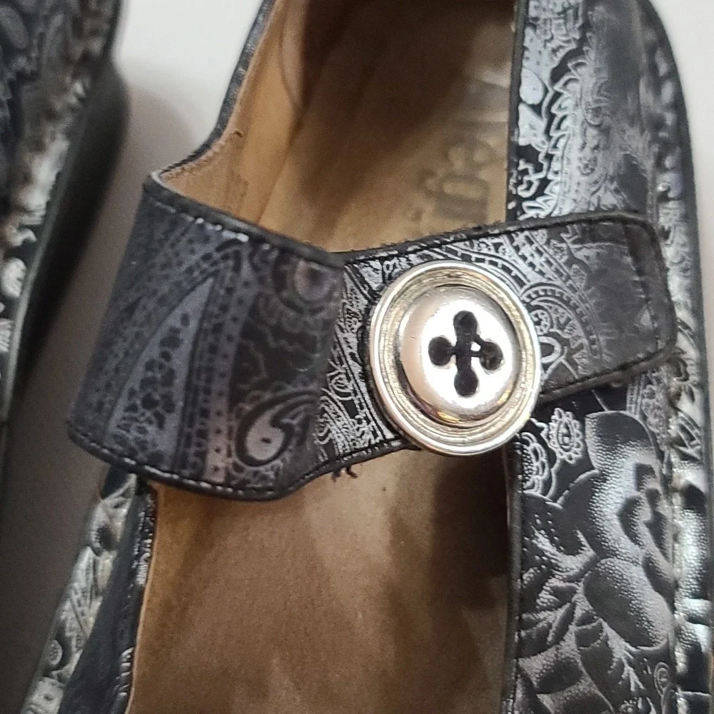 Alegria Womens Mary Janes Shoes Black Silver Floral Paisley   Sz 36/5.5 GUC READ - Picture 5 of 12